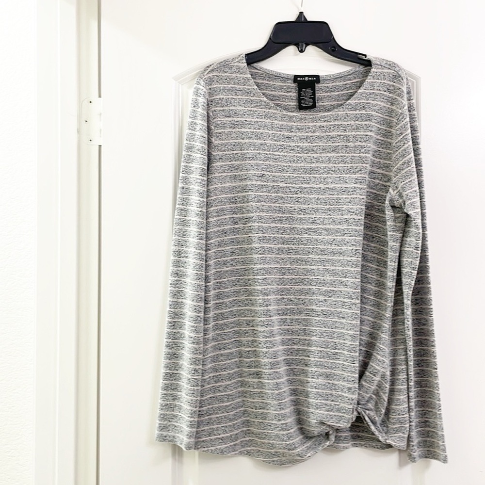 Max & Mia gray/white striped long sleeve knot top